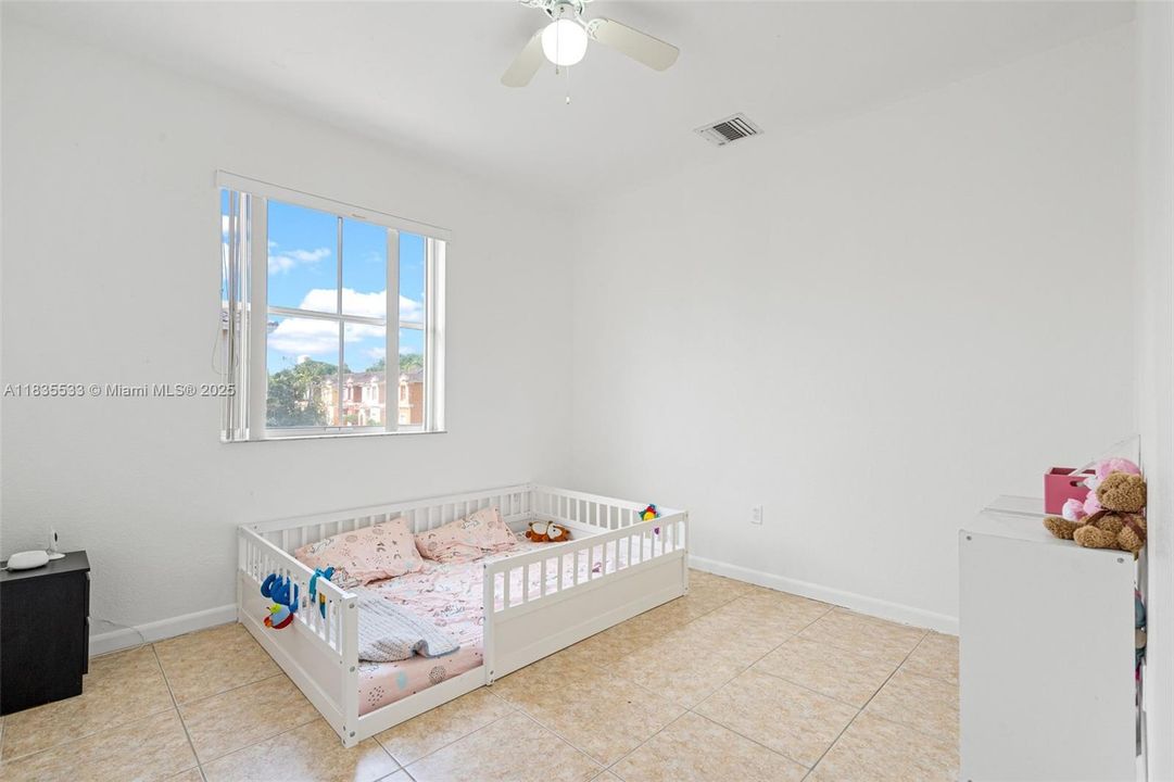 Recently Sold: $345,000 (3 beds, 2 baths, 1587 Square Feet)