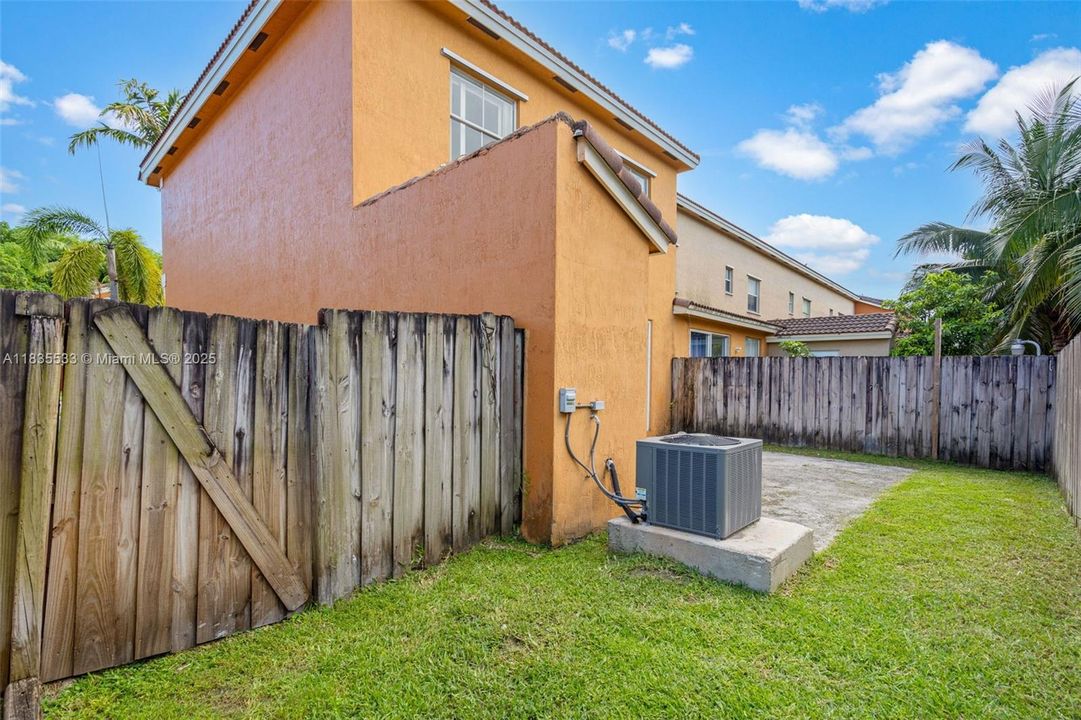 Recently Sold: $345,000 (3 beds, 2 baths, 1587 Square Feet)