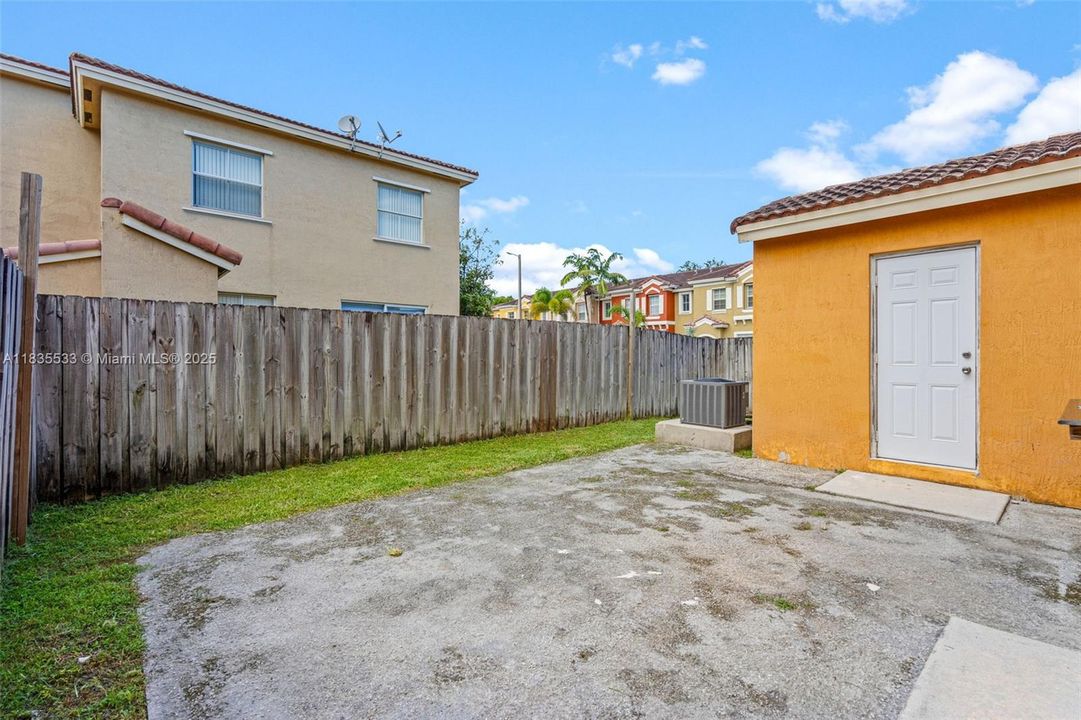 Recently Sold: $345,000 (3 beds, 2 baths, 1587 Square Feet)