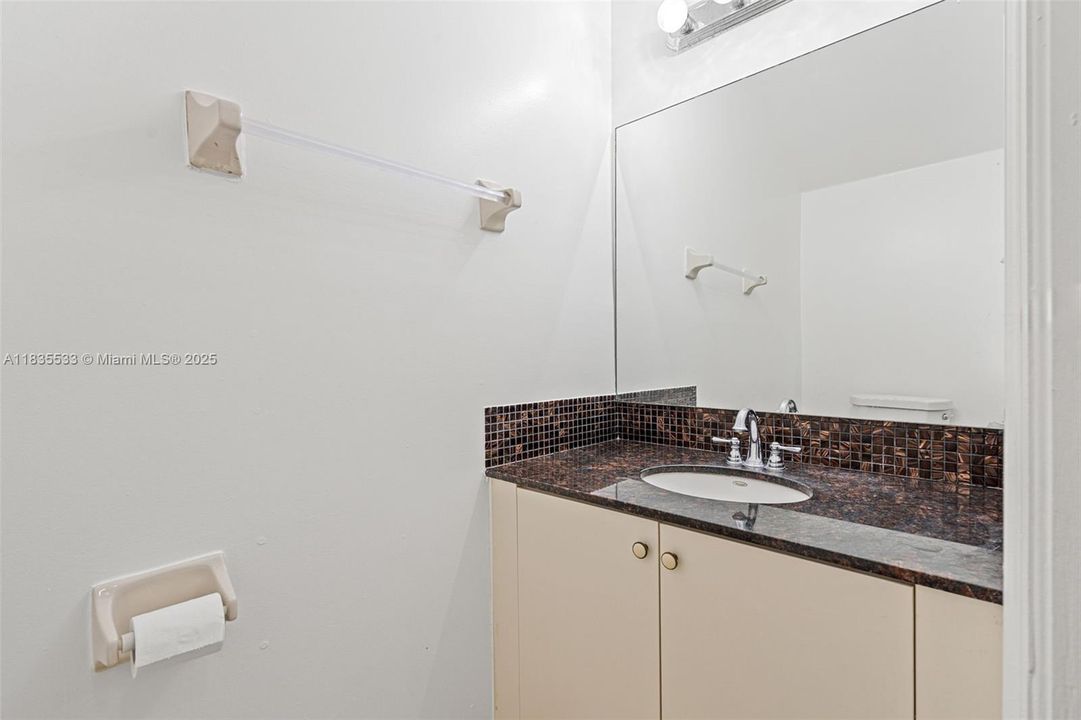 Recently Sold: $345,000 (3 beds, 2 baths, 1587 Square Feet)