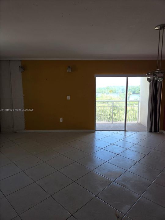 最近售出: $145,000 (0 贝兹, 1 浴室, 468 平方英尺)