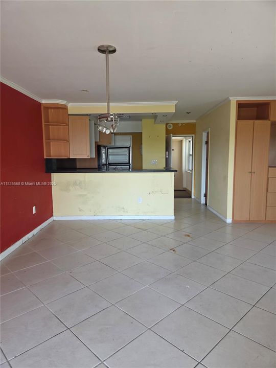 最近售出: $145,000 (0 贝兹, 1 浴室, 468 平方英尺)