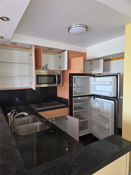 最近售出: $145,000 (0 贝兹, 1 浴室, 468 平方英尺)