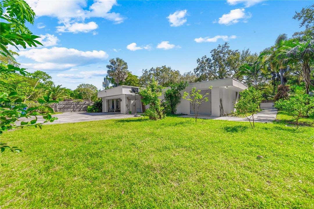 For Sale: $1,449,999 (4 beds, 3 baths, 2875 Square Feet)