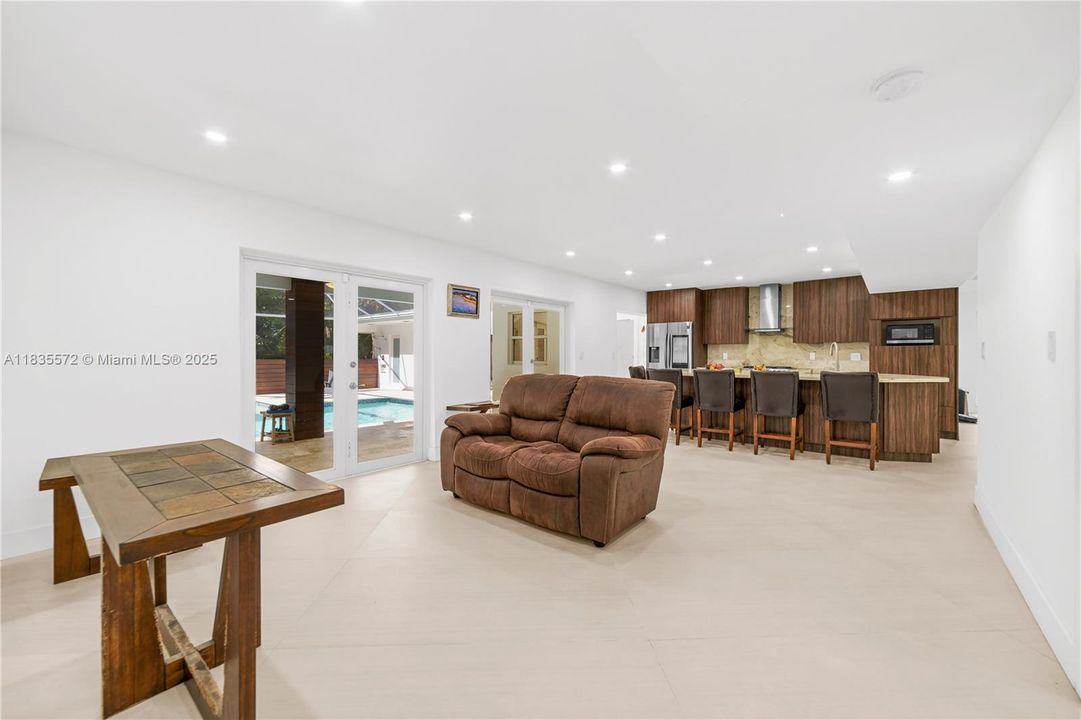 For Sale: $1,449,999 (4 beds, 3 baths, 2875 Square Feet)