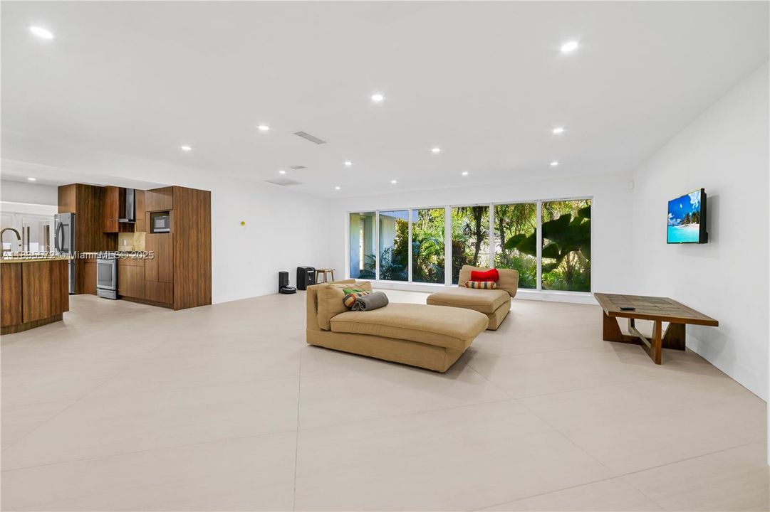 For Sale: $1,449,999 (4 beds, 3 baths, 2875 Square Feet)