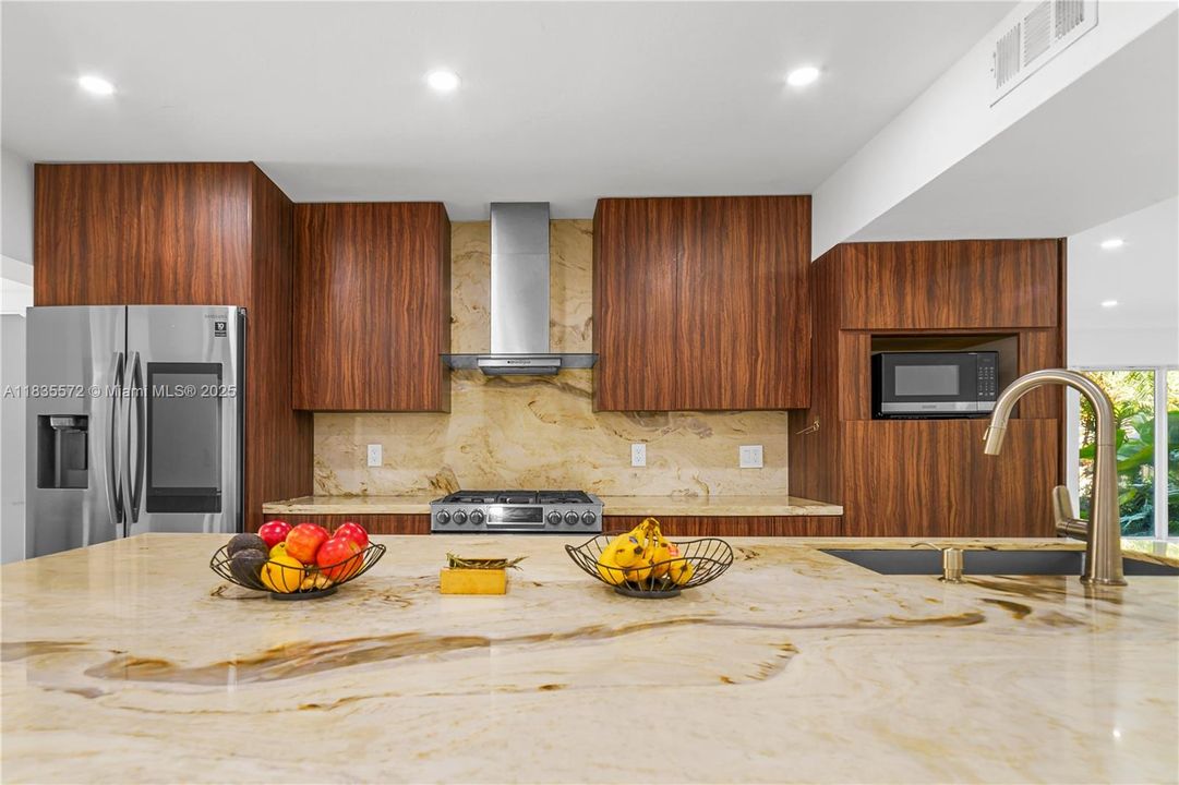 For Sale: $1,449,999 (4 beds, 3 baths, 2875 Square Feet)