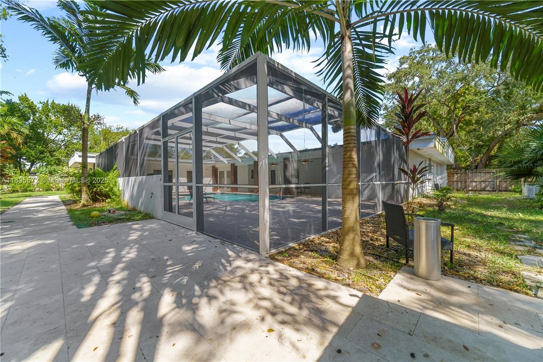 For Sale: $1,449,999 (4 beds, 3 baths, 2875 Square Feet)