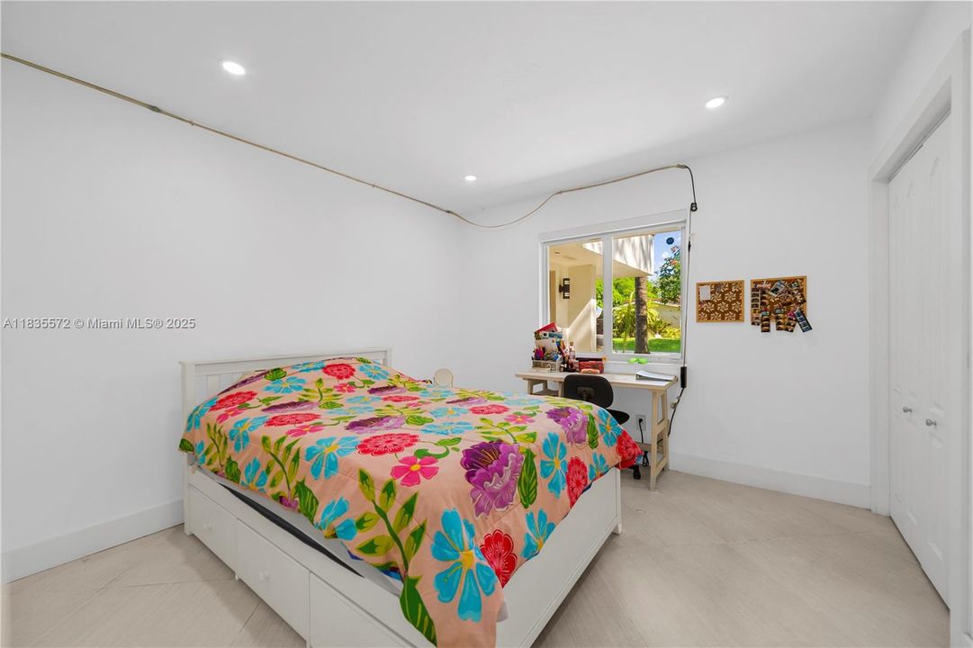 For Sale: $1,449,999 (4 beds, 3 baths, 2875 Square Feet)