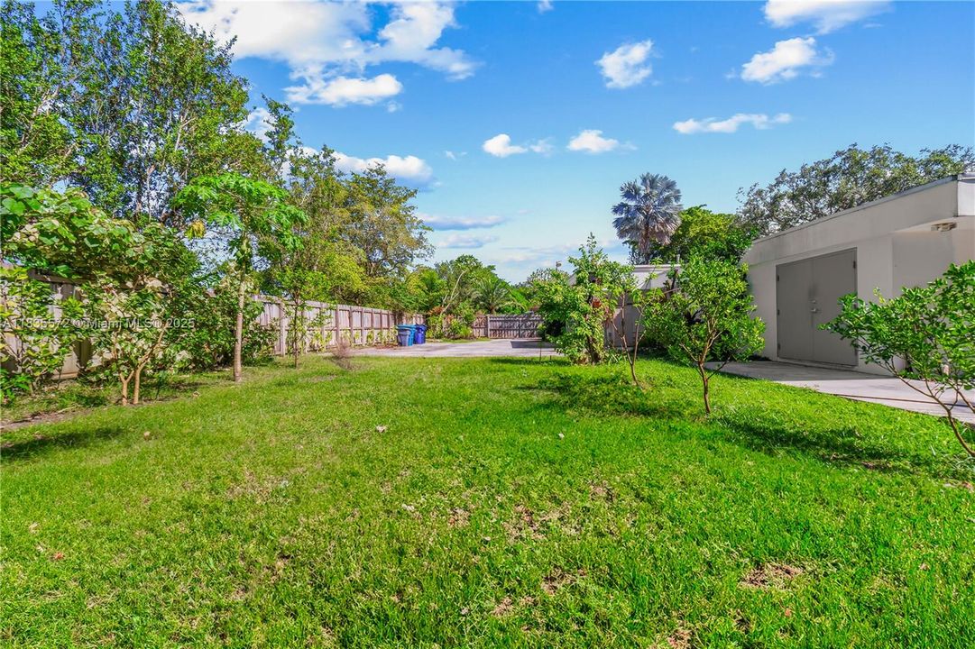 For Sale: $1,449,999 (4 beds, 3 baths, 2875 Square Feet)