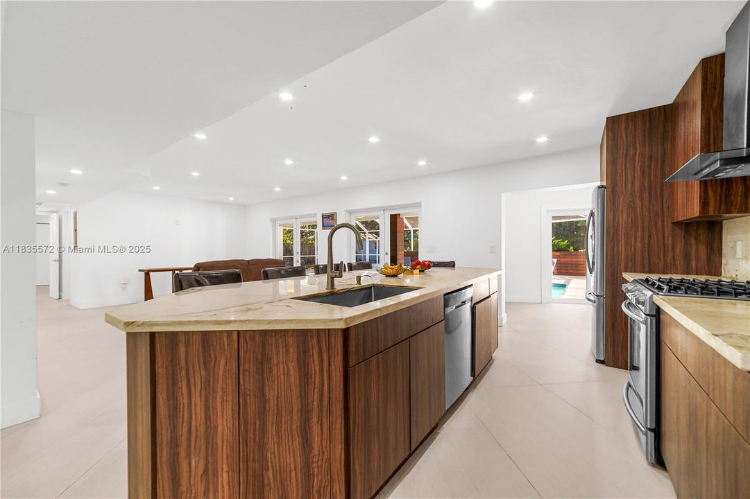 For Sale: $1,449,999 (4 beds, 3 baths, 2875 Square Feet)