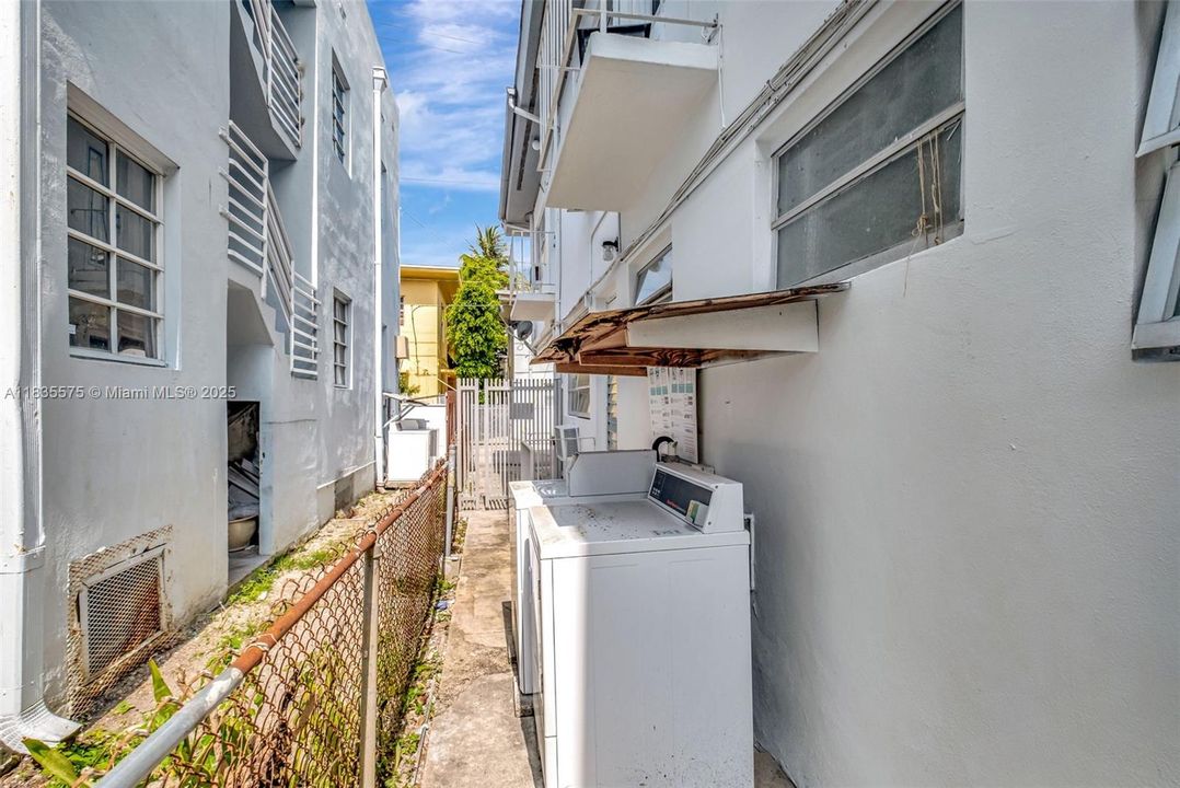 Recently Sold: $195,000 (0 beds, 1 baths, 400 Square Feet)