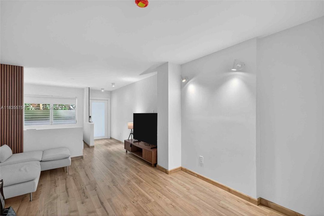 Recently Sold: $195,000 (0 beds, 1 baths, 400 Square Feet)