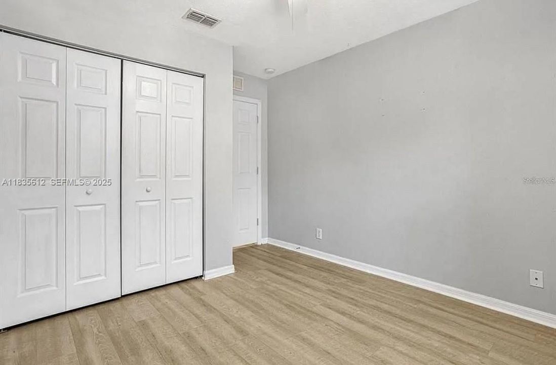 合同活跃: $225,000 (3 贝兹, 2 浴室, 1507 平方英尺)