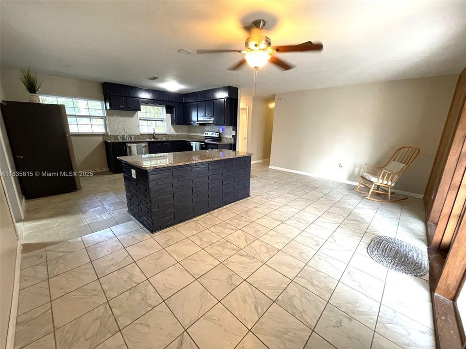 For Sale: $305,000 (4 beds, 2 baths, 1508 Square Feet)