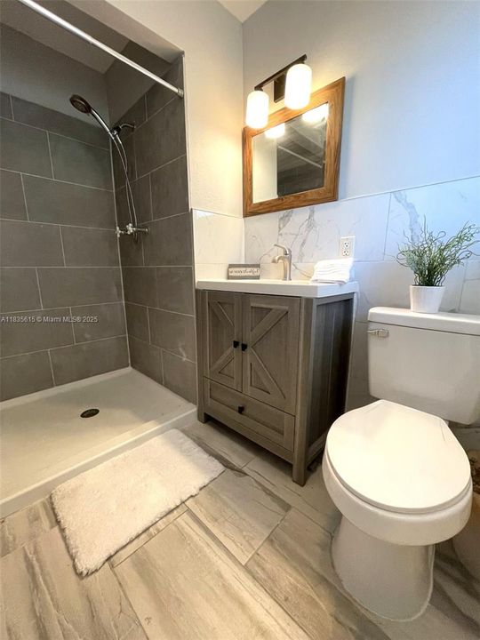 For Sale: $305,000 (4 beds, 2 baths, 1508 Square Feet)