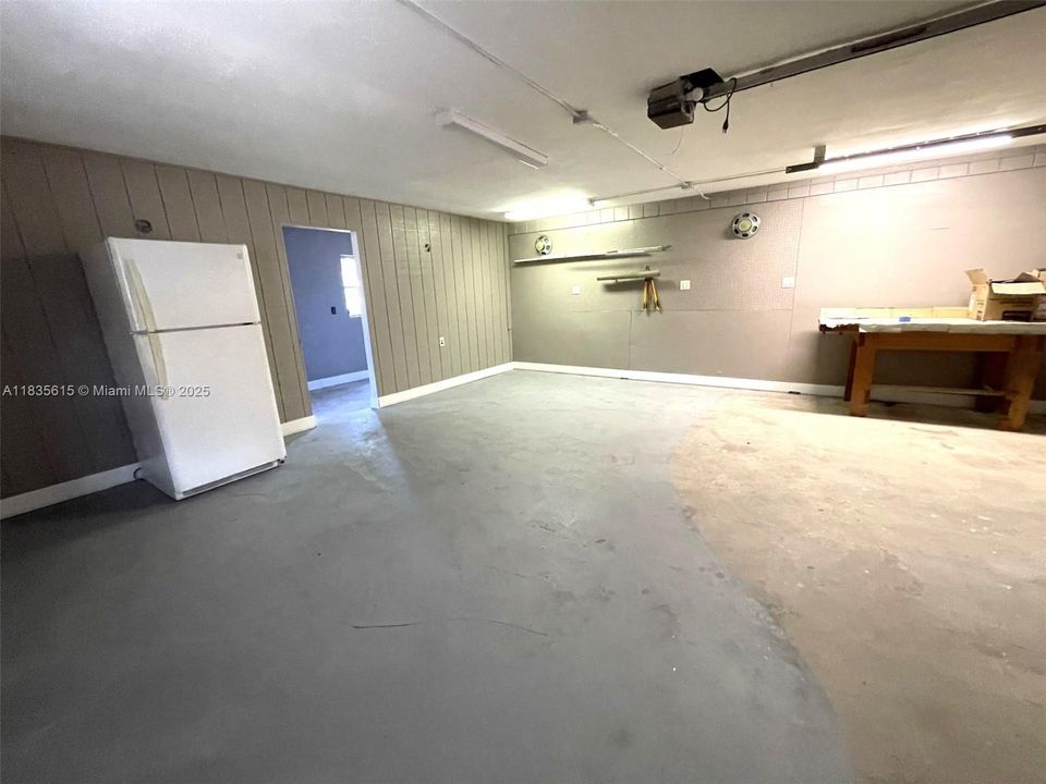 For Sale: $305,000 (4 beds, 2 baths, 1508 Square Feet)