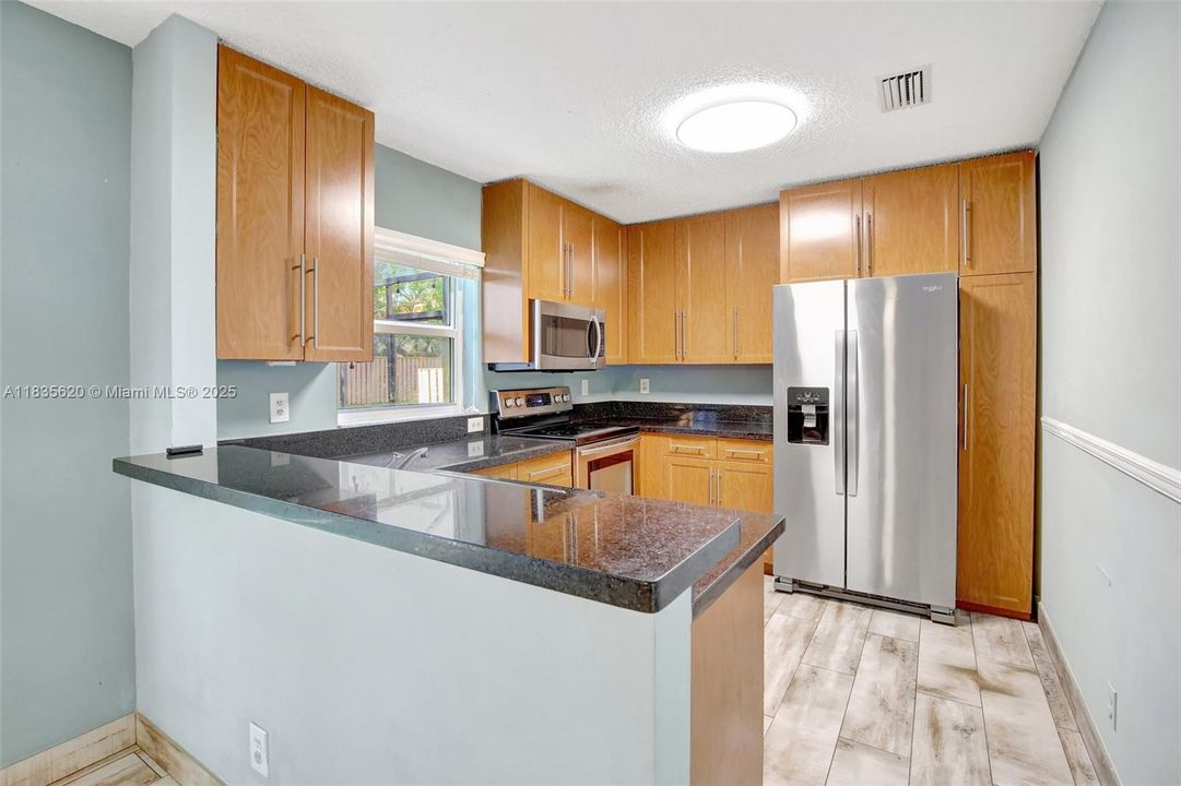 Vendido Recientemente: $499,000 (3 camas, 2 baños, 1572 Pies cuadrados)