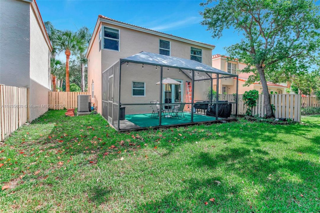 Vendido Recientemente: $499,000 (3 camas, 2 baños, 1572 Pies cuadrados)