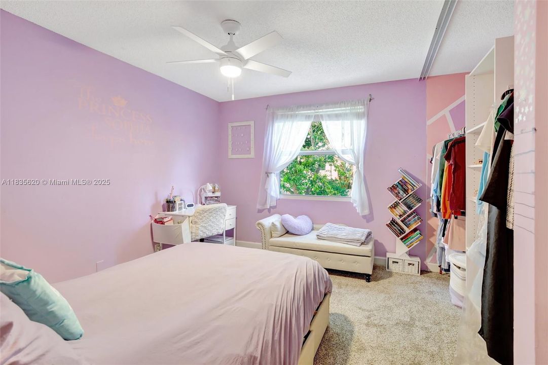 Vendido Recientemente: $499,000 (3 camas, 2 baños, 1572 Pies cuadrados)