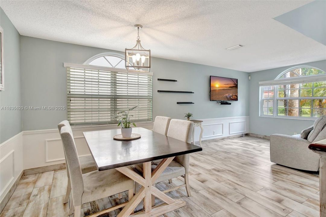 Vendido Recientemente: $499,000 (3 camas, 2 baños, 1572 Pies cuadrados)