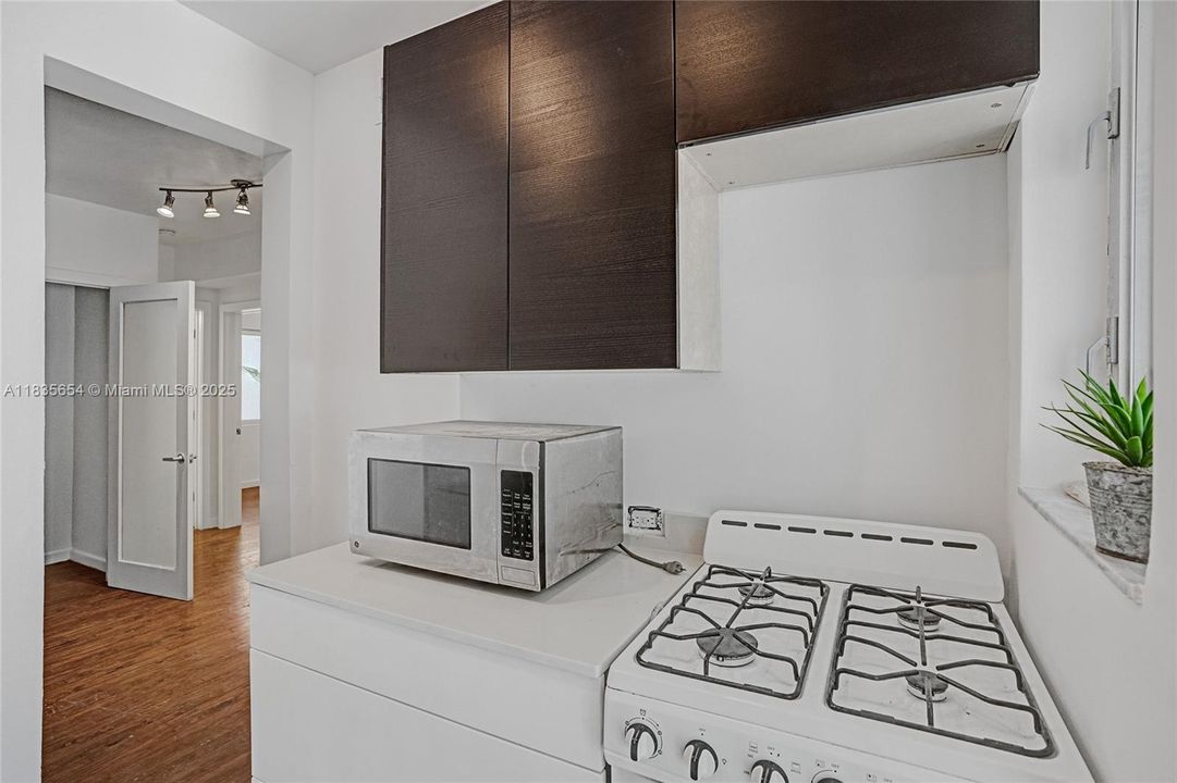 На продажу: $299,000 (1 спален, 1 ванн, 682 Квадратных фут)