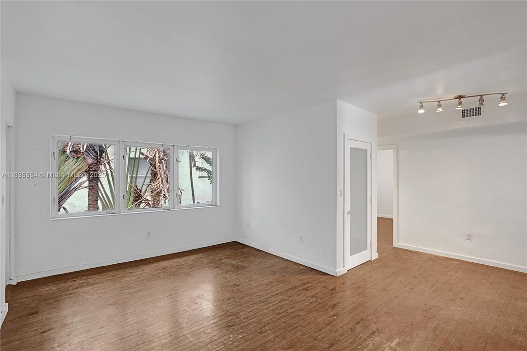 На продажу: $299,000 (1 спален, 1 ванн, 682 Квадратных фут)