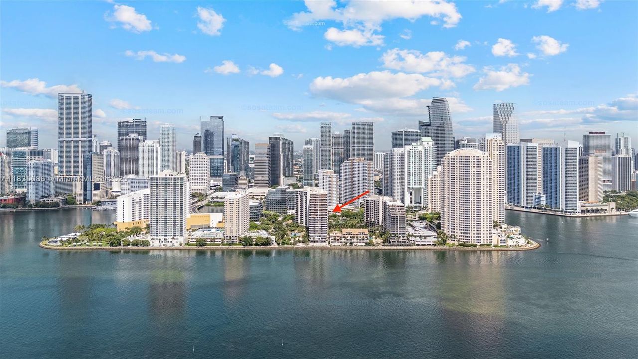 Welcome to paradise! the best location, on the water!