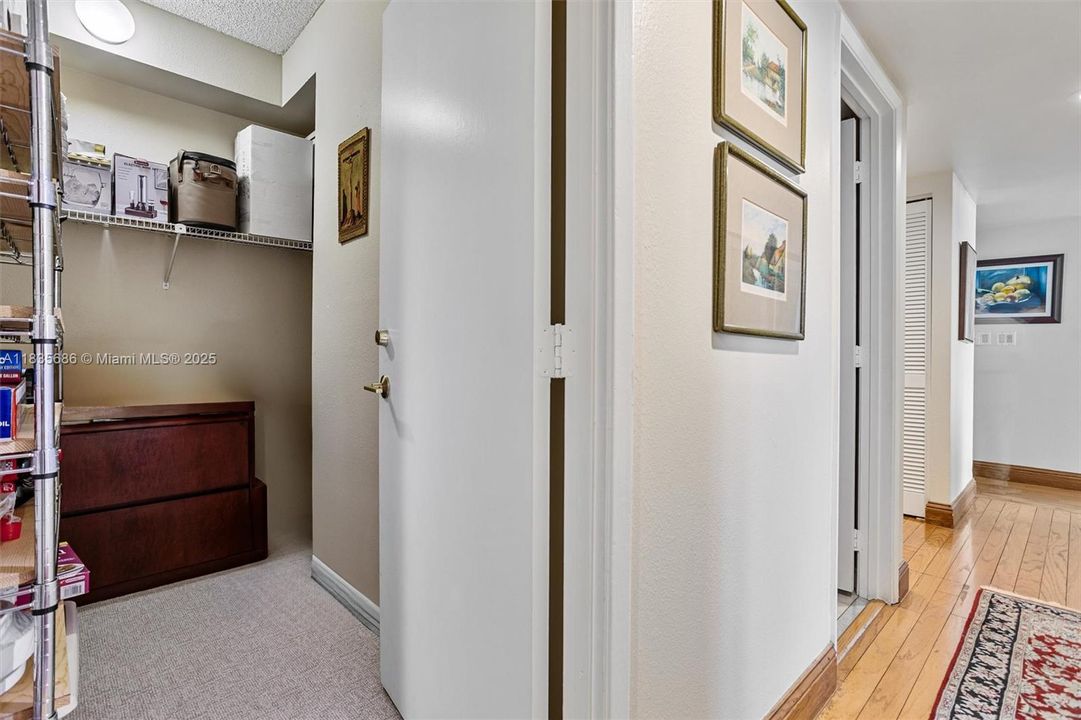 En Venta: $885,000 (3 camas, 3 baños, 1624 Pies cuadrados)