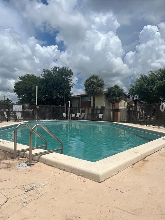 待售: $313,500 (3 贝兹, 2 浴室, 1006 平方英尺)