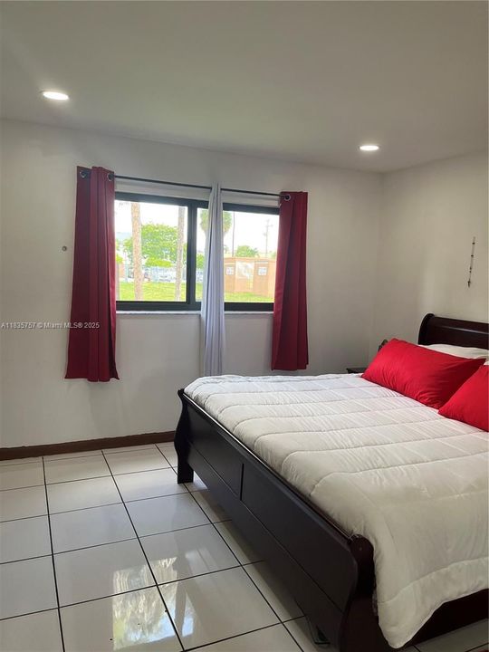 待售: $313,500 (3 贝兹, 2 浴室, 1006 平方英尺)