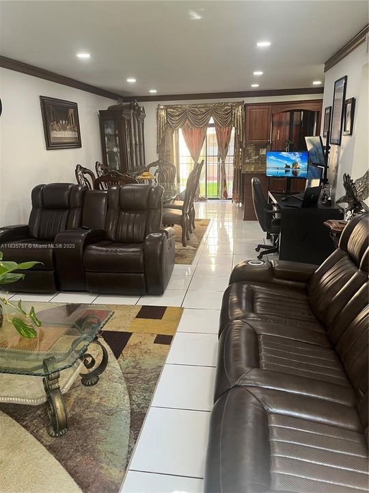 待售: $313,500 (3 贝兹, 2 浴室, 1006 平方英尺)