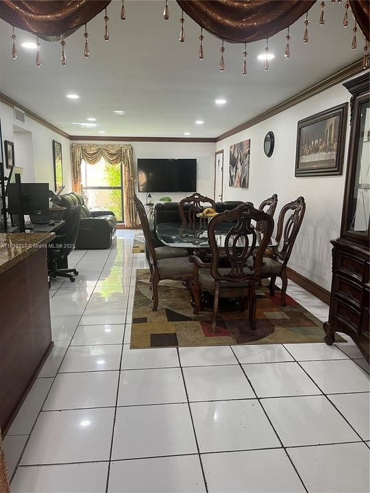 待售: $313,500 (3 贝兹, 2 浴室, 1006 平方英尺)