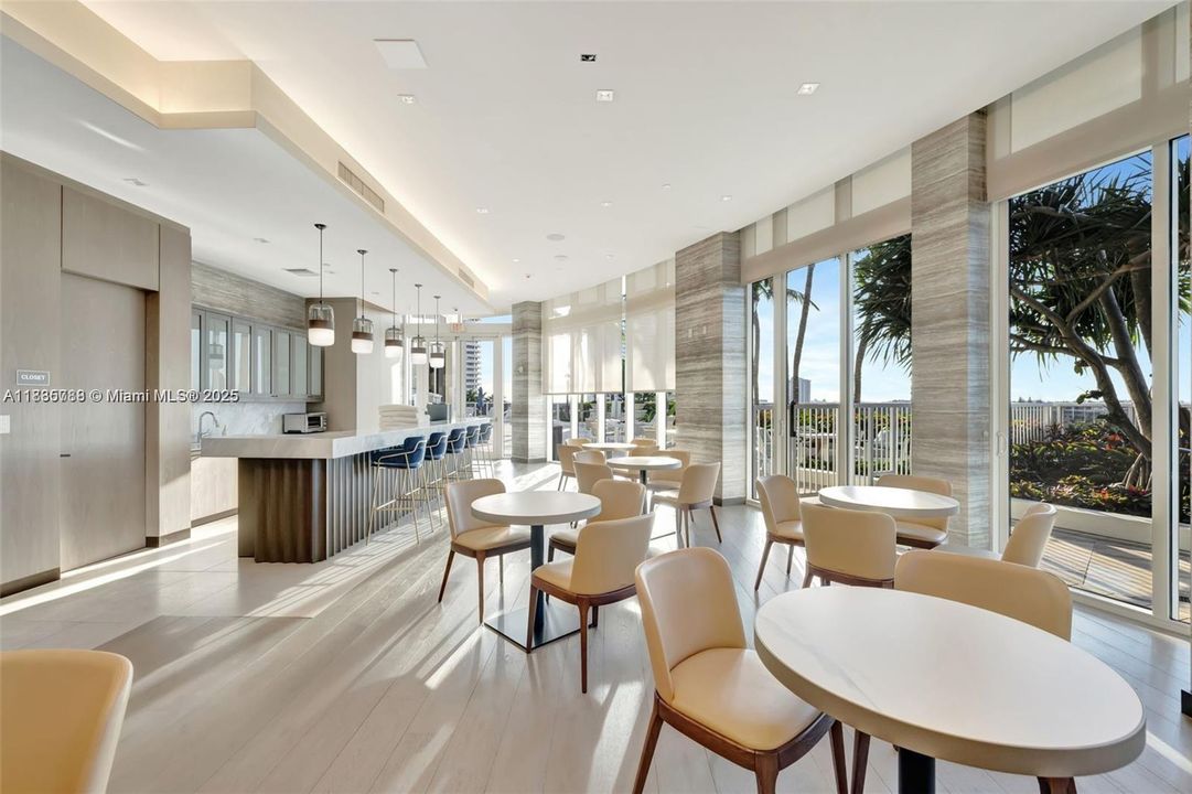 待售: $1,900,000 (3 贝兹, 3 浴室, 2235 平方英尺)