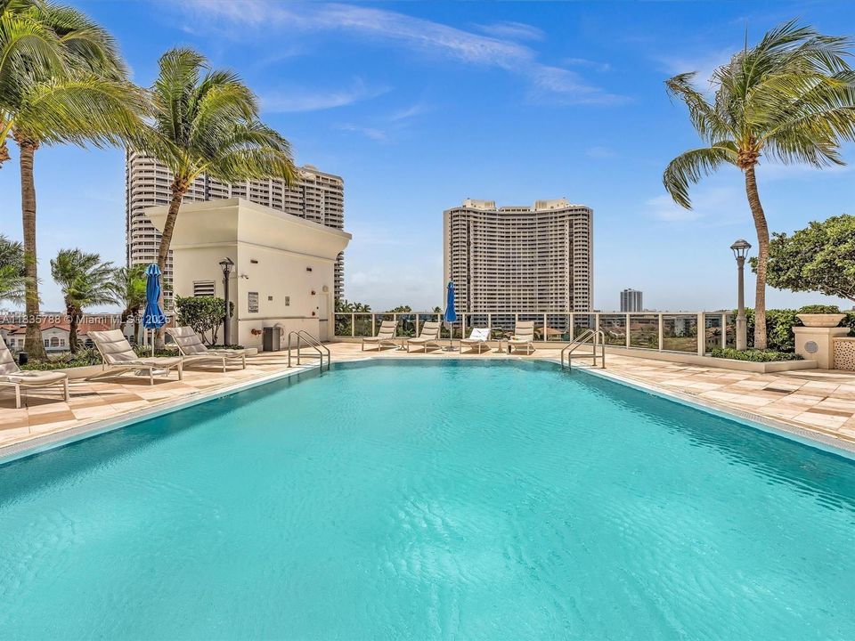 待售: $1,900,000 (3 贝兹, 3 浴室, 2235 平方英尺)