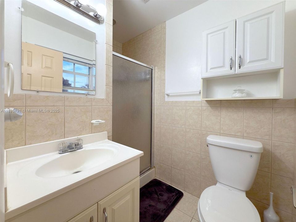 Vendido Recientemente: $665,000 (4 camas, 3 baños, 2199 Pies cuadrados)