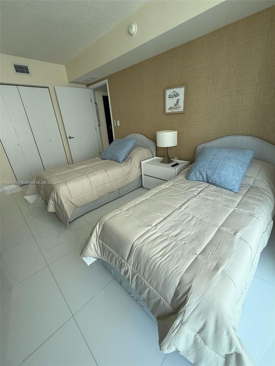 待售: $795,000 (3 贝兹, 2 浴室, 1447 平方英尺)