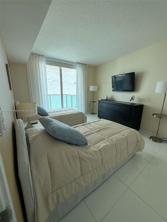 待售: $795,000 (3 贝兹, 2 浴室, 1447 平方英尺)