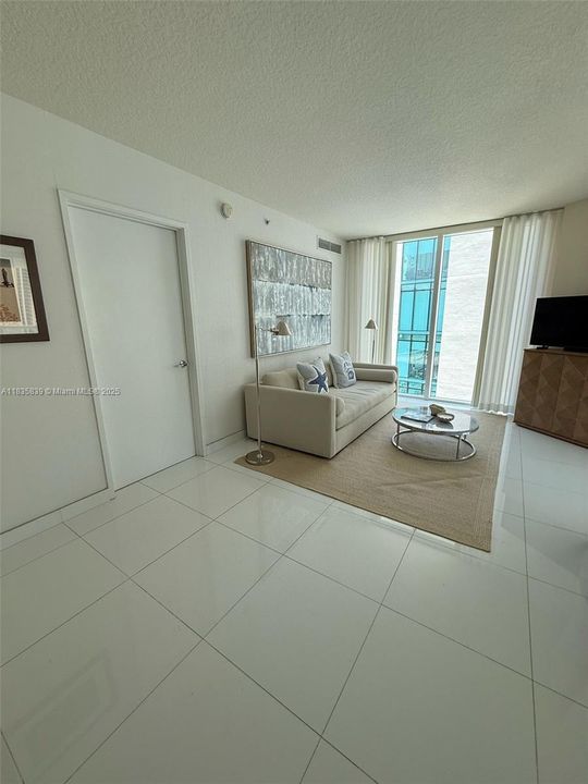 待售: $795,000 (3 贝兹, 2 浴室, 1447 平方英尺)