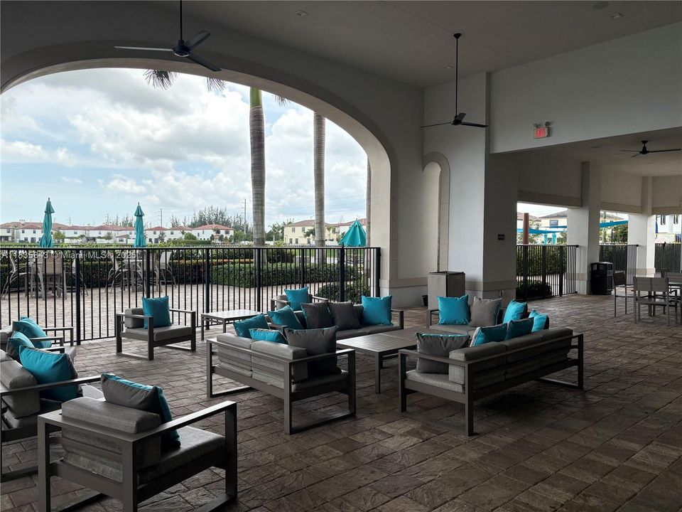 For Sale: $510,000 (3 beds, 2 baths, 1412 Square Feet)