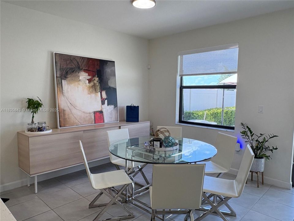 For Sale: $510,000 (3 beds, 2 baths, 1412 Square Feet)