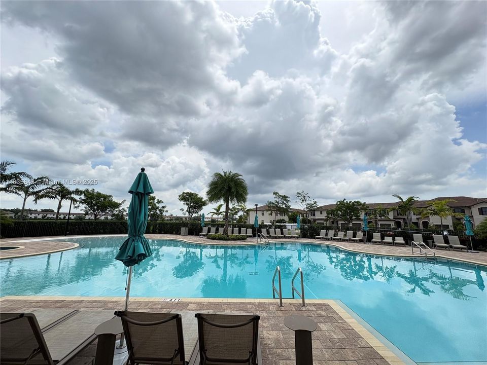 For Sale: $510,000 (3 beds, 2 baths, 1412 Square Feet)