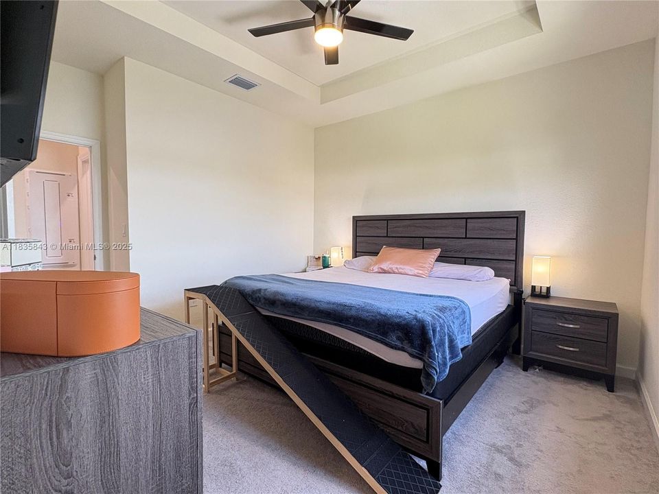 For Sale: $510,000 (3 beds, 2 baths, 1412 Square Feet)