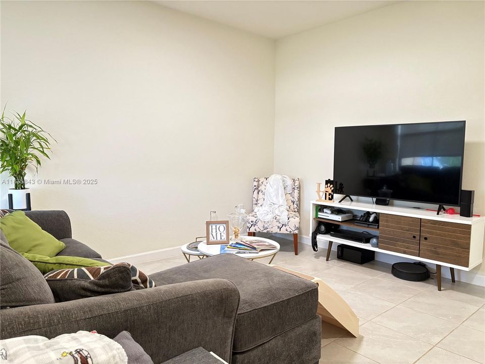 For Sale: $510,000 (3 beds, 2 baths, 1412 Square Feet)