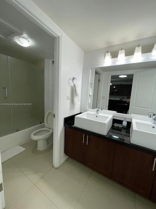For Sale: $799,000 (0 beds, 1 baths, 760 Square Feet)