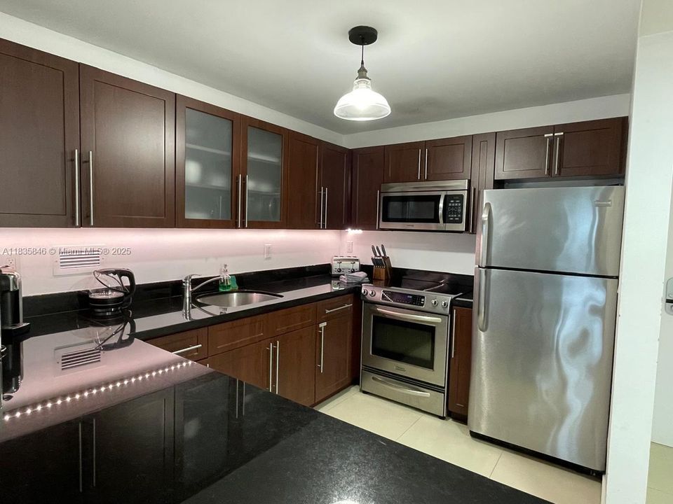 For Sale: $799,000 (0 beds, 1 baths, 760 Square Feet)