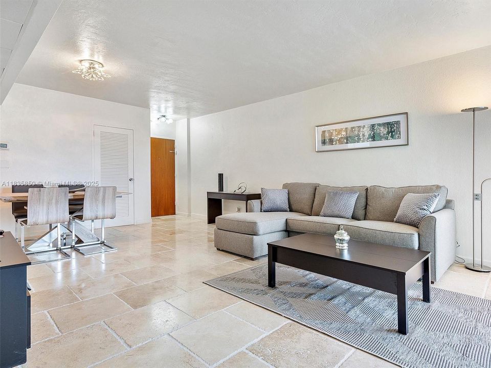 En Venta: $430,000 (1 camas, 1 baños, 789 Pies cuadrados)