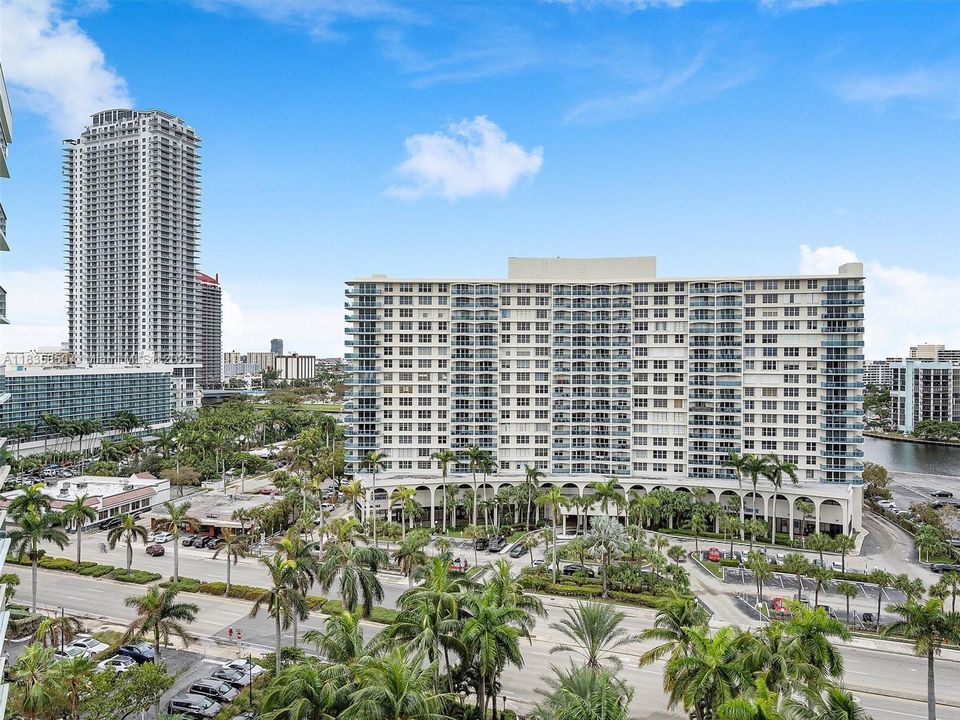 En Venta: $430,000 (1 camas, 1 baños, 789 Pies cuadrados)