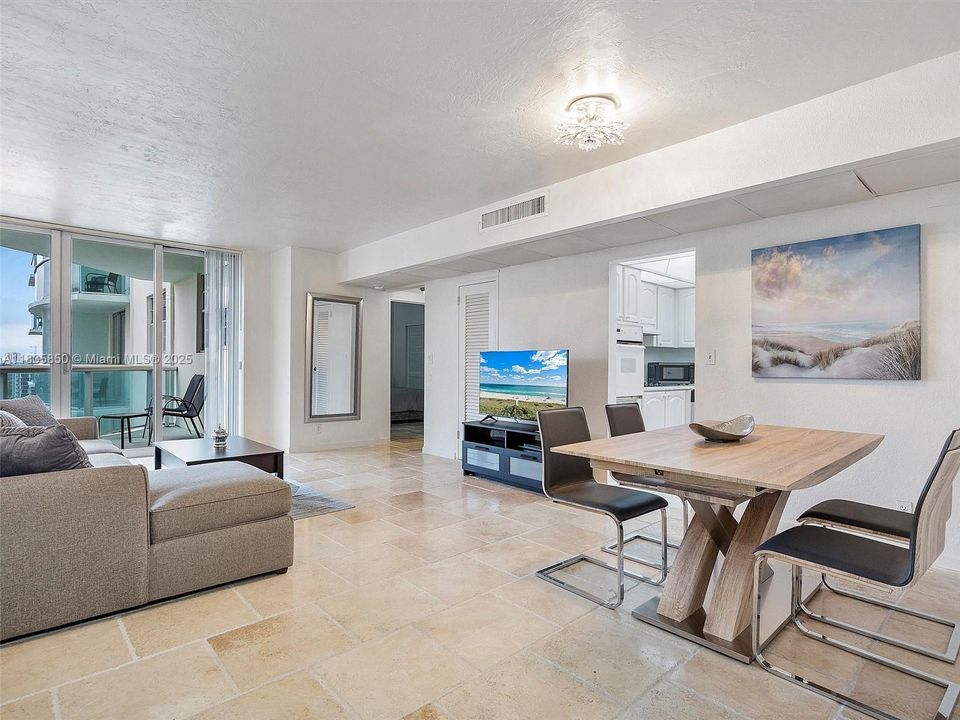 En Venta: $430,000 (1 camas, 1 baños, 789 Pies cuadrados)