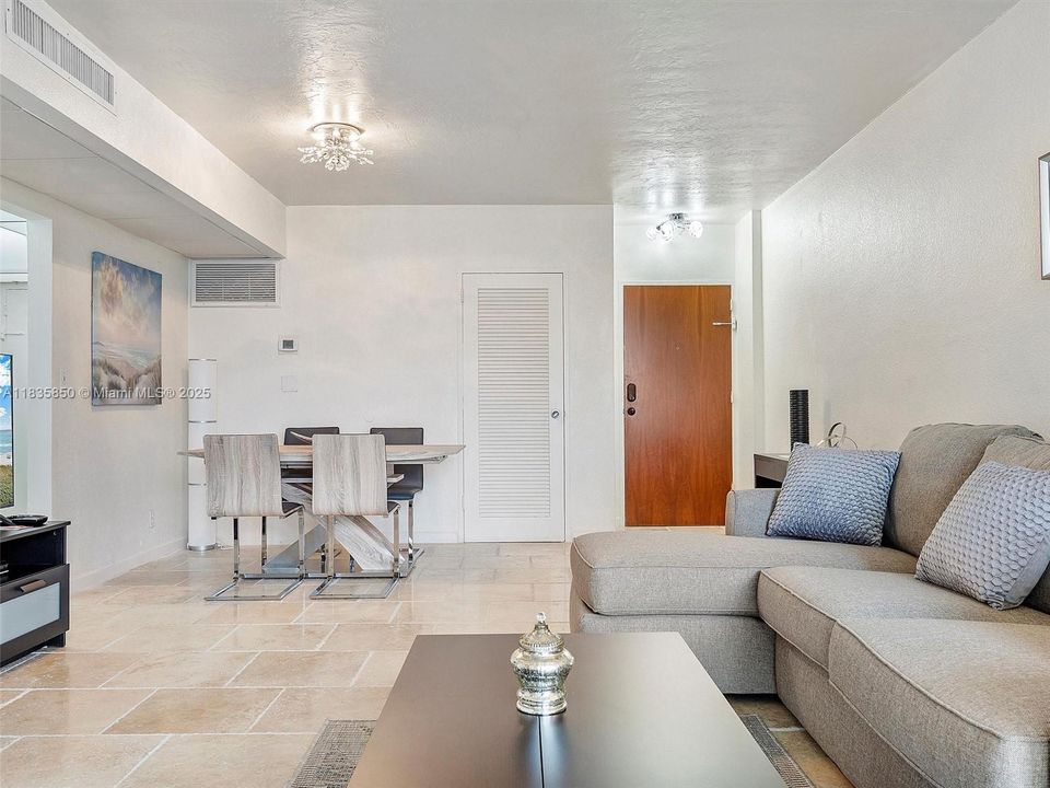 En Venta: $430,000 (1 camas, 1 baños, 789 Pies cuadrados)